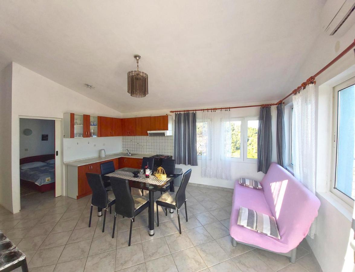 Apartments With A Parking Space Sali, Dugi Otok - 8181 Екстериор снимка